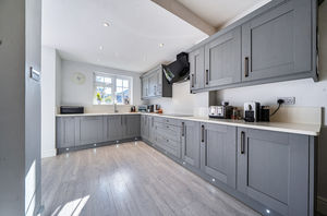 Kitchen diner angle 2- click for photo gallery